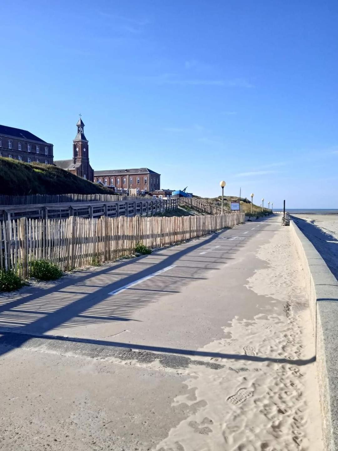 L'Alteia - L'Appartement Les Pieds Dans L'Eau Avec Place De Parking Prive Et Acces Direct A La Plage Berck Bagian luar foto